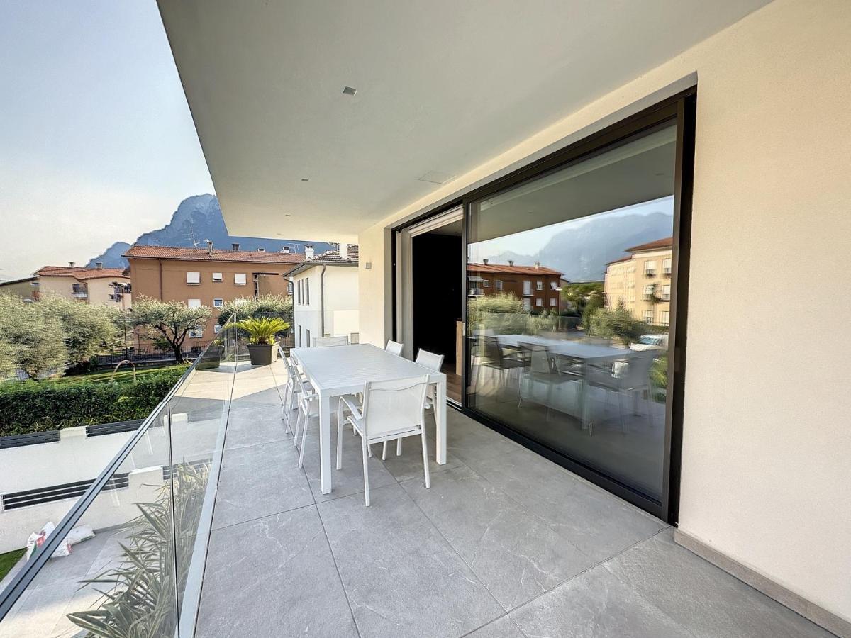 Ad Suite Apartment Riva del Garda Exteriör bild